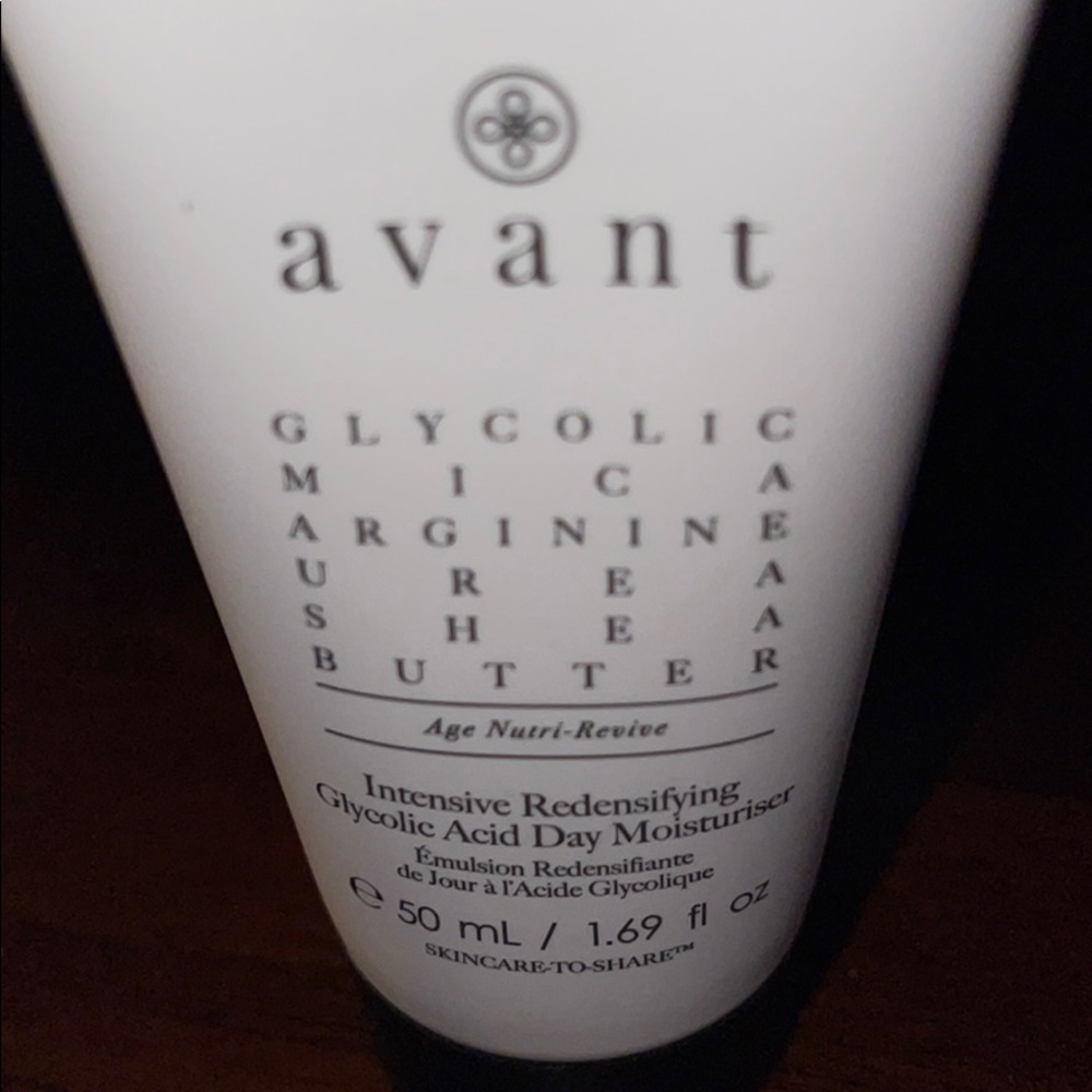 NWT avant- moisturizer